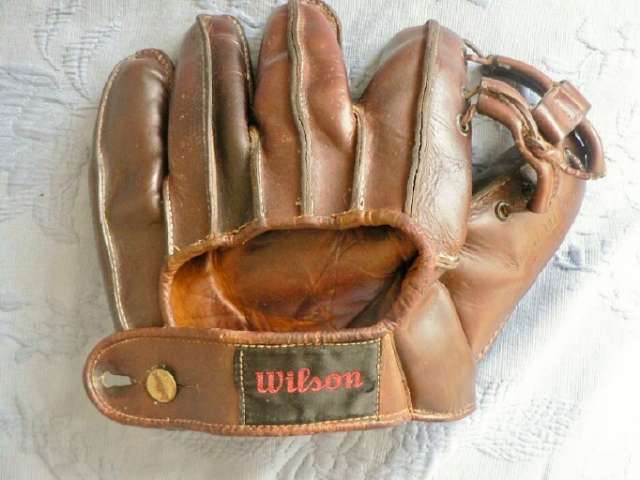 Wilson A2060 Outward Seams Back